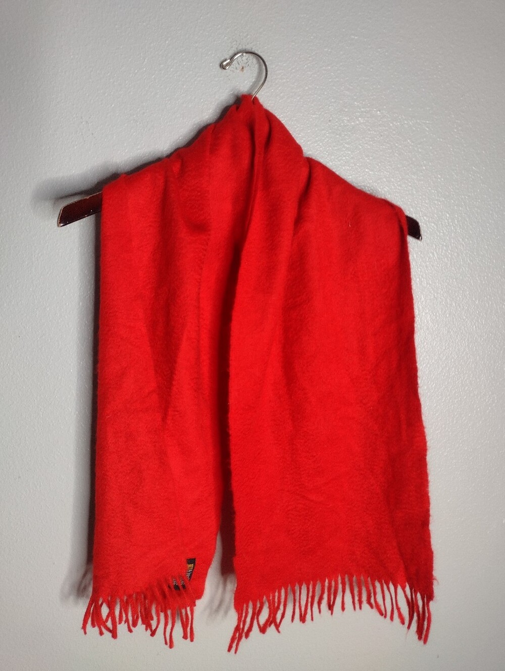 Johnstons of Elgin Red Fringe Scarf Cashmere  Made in Scotland B4